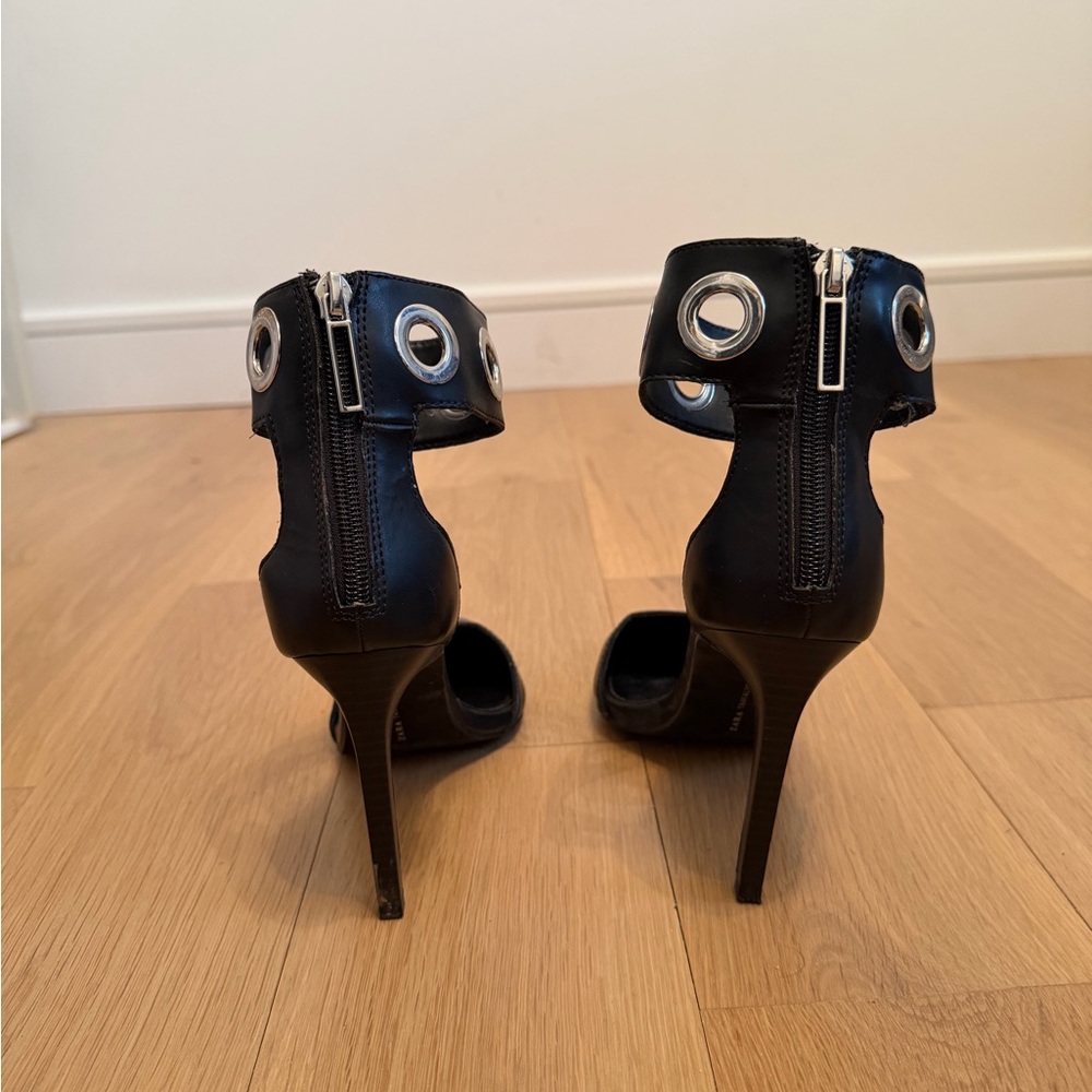 Zara Black Pointed Toe Heels with Silver Grommet Detail – Size 37 6.5 7 - Picture 5 of 6